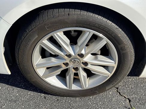 Used 2015 Toyota Avalon XLE image 15