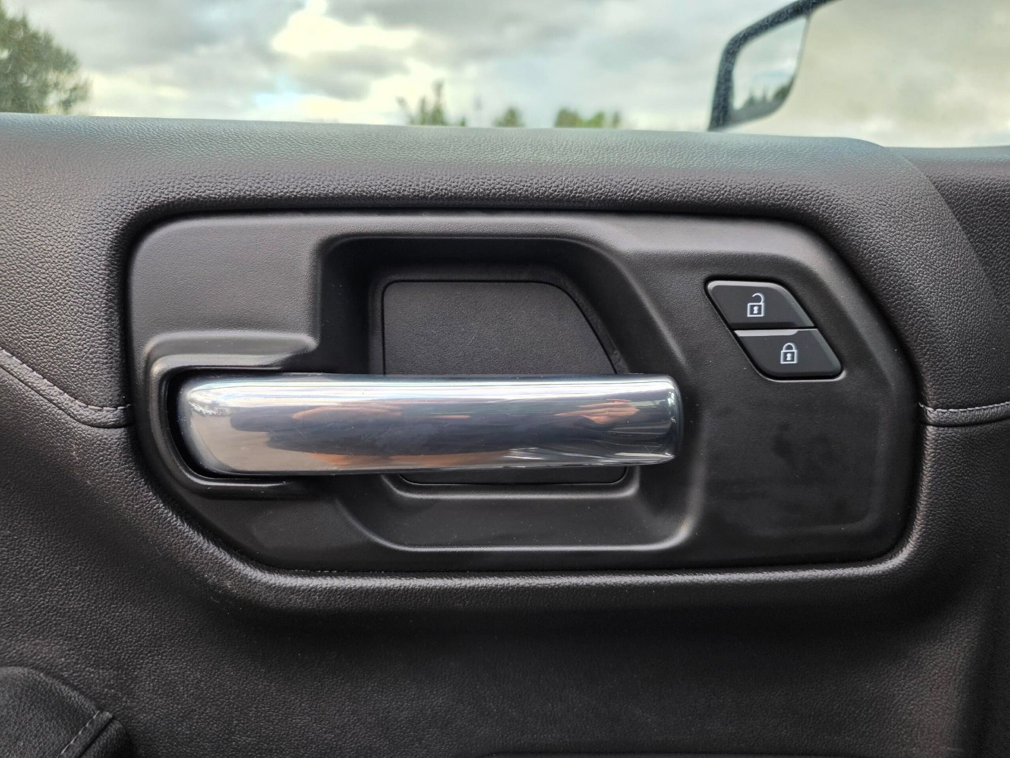Used 2020 Chevrolet Silverado 1500 RST AWD/4WD image 25