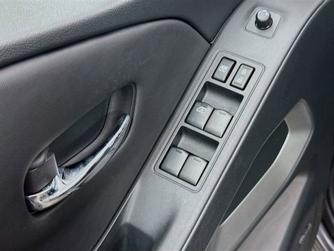 Used 2024 Nissan Frontier SL w/ Technology Package image 17