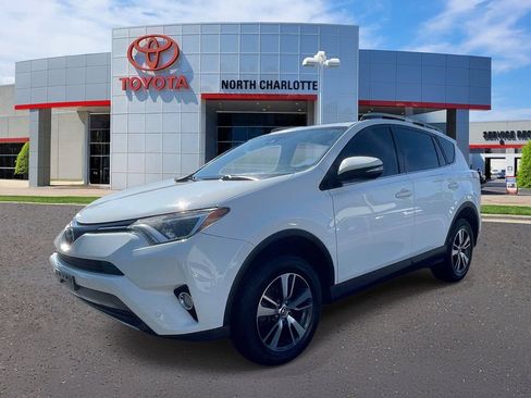 Used 2017 Toyota RAV4 XLE FWD image 3