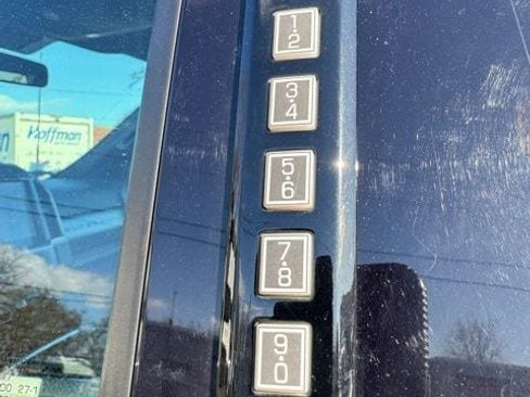 Certified 2022 Ford F250 Lariat w/ Snow Plow Prep Package image 11