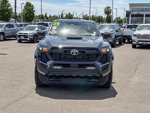 Used 2024 Toyota Tacoma TRD Sport w/ TRD Sport Upgrade Package AWD/4WD image 6