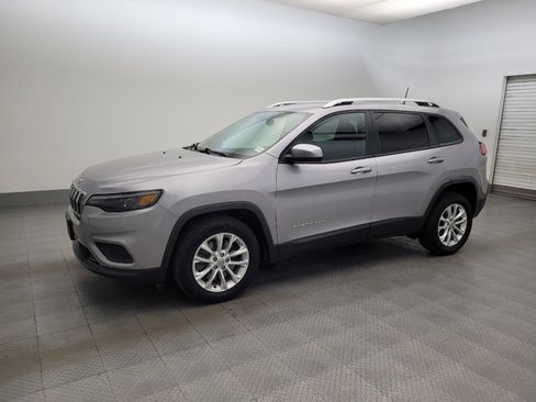 Used 2020 Jeep Cherokee Latitude FWD image 2