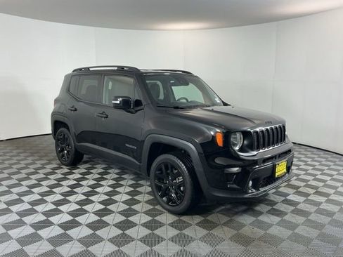 Used 2022 Jeep Renegade Altitude image 3
