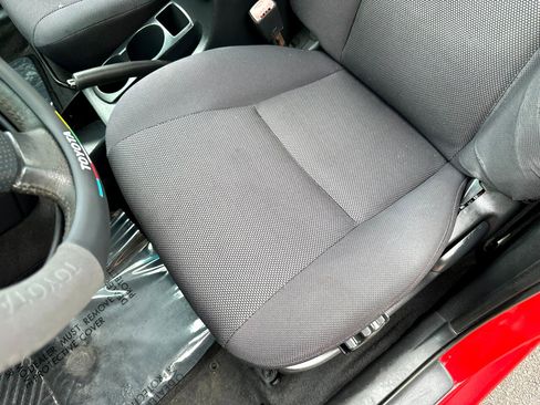 Used 2004 Toyota Matrix image 23