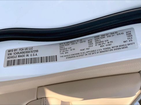 Used 2025 Jeep Grand Cherokee L Limited image 34