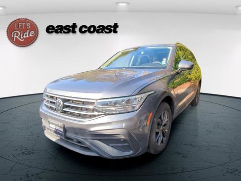 Certified 2023 Volkswagen Tiguan SE image 1