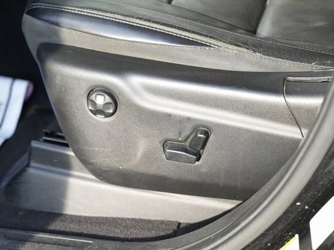 Used 2011 Jeep Grand Cherokee Laredo image 28