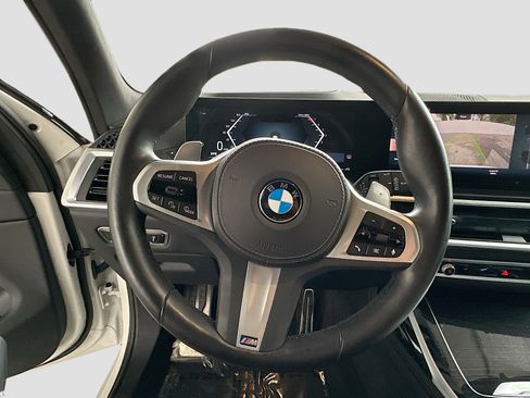 Certified 2023 BMW X7 xDrive40i w/ M Sport Package image 11