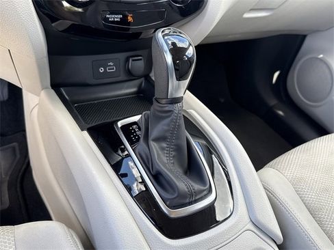 Certified 2021 Nissan Rogue Sport SV image 38