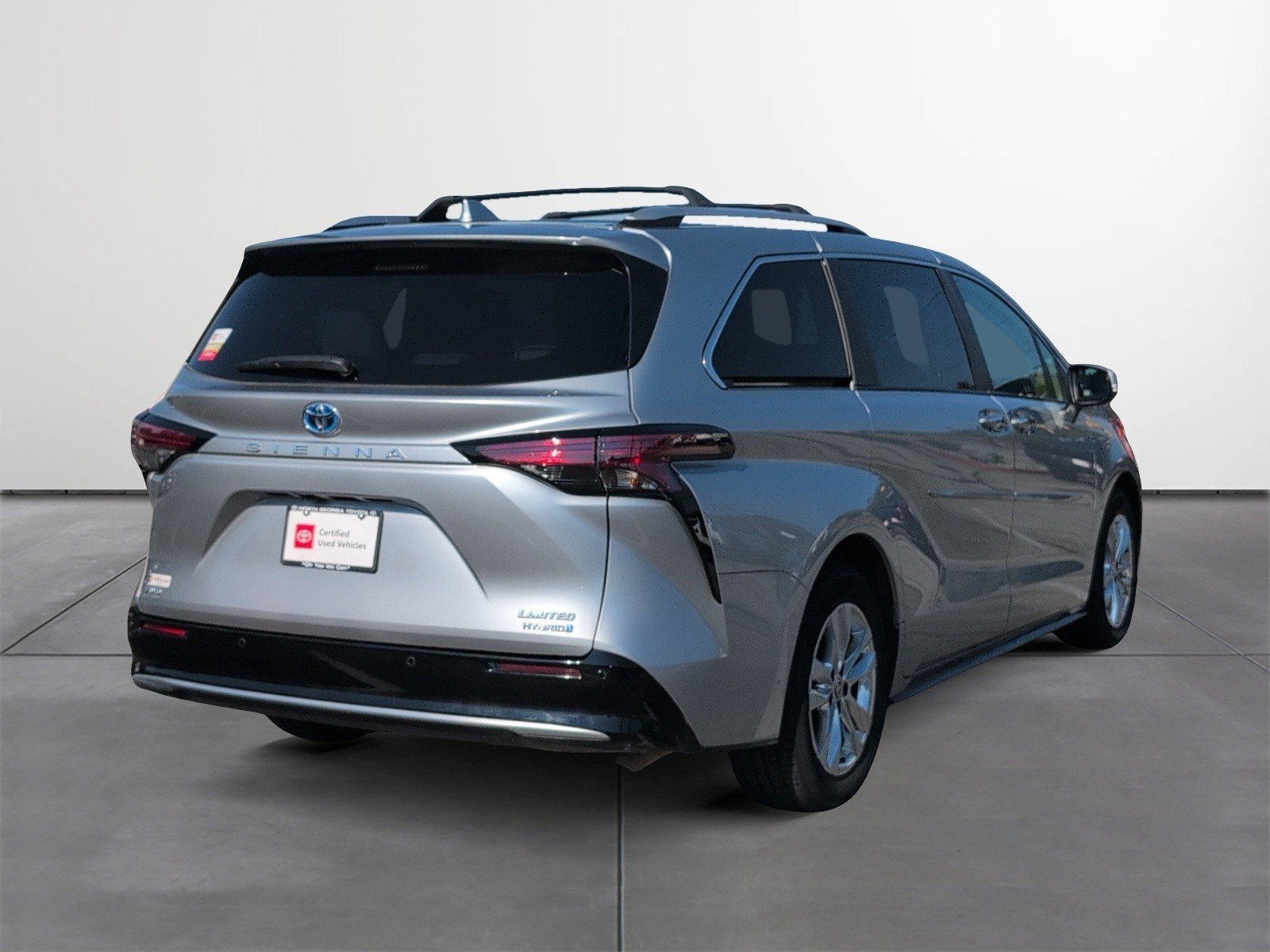 Certified 2024 Toyota Sienna Limited AWD/4WD image 5