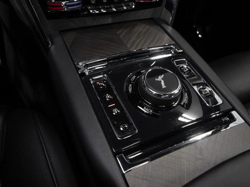 Used 2019 Rolls-Royce Cullinan image 35