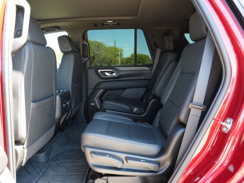 Used 2024 Chevrolet Tahoe Z71 w/ Luxury Package image 19