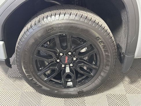 New 2026 GMC Sierra 1500 Elevation image 12