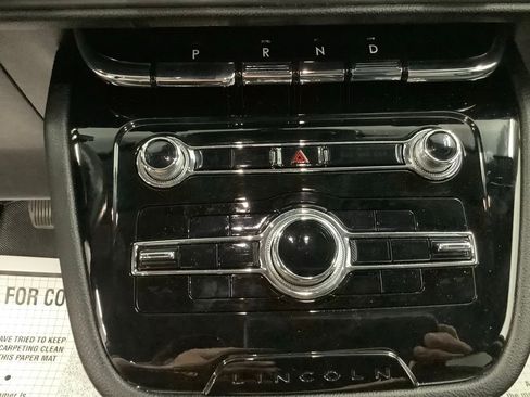 Used 2021 Lincoln Corsair Reserve w/ Equipment Group 201A image 16