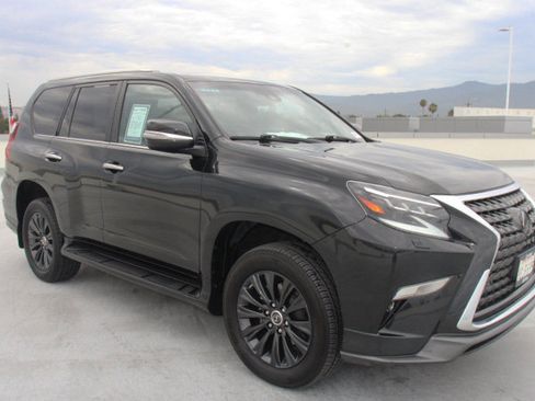 Used 2022 Lexus GX 460 Premium w/ Accessory Package AWD/4WD image 2