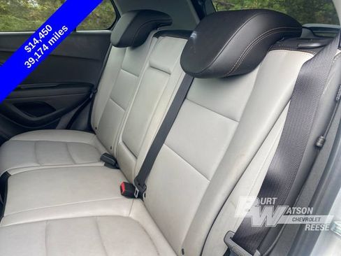 Used 2017 Chevrolet Trax Premier w/ Driver Confidence II Package FWD image 18