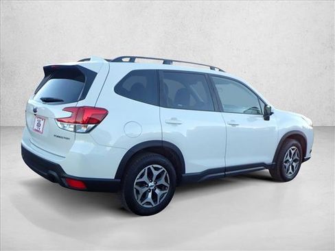 Certified 2023 Subaru Forester Premium image 4