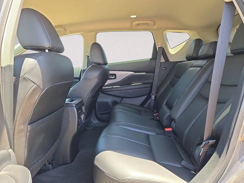 Used 2023 Nissan Murano SV FWD image 13