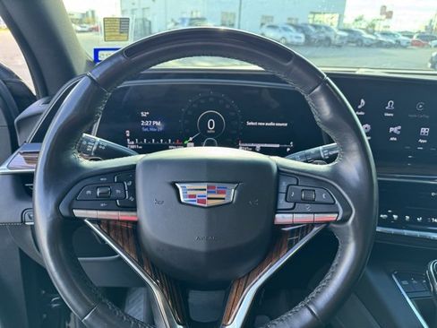 Used 2023 Cadillac Escalade Premium Luxury image 14