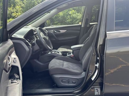 Used 2016 Nissan Rogue SV w/ SV Premium Package FWD image 12