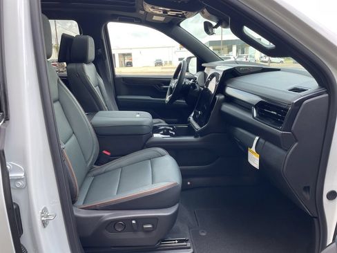 New 2026 GMC Yukon AT4 w/ AT4 Premium Plus Package AWD/4WD image 41