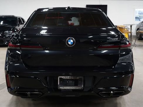 Used 2025 BMW 760i xDrive w/ Executive Package AWD/4WD image 4