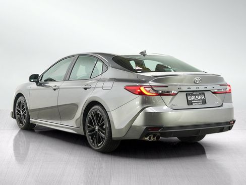 Used 2025 Toyota Camry SE FWD image 3