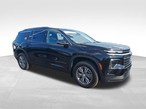 Used 2025 Chevrolet Traverse LT w/ Driver Confidence Package AWD/4WD image 7