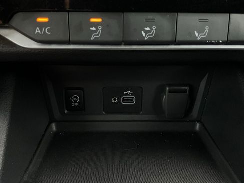 Used 2025 Nissan Sentra S image 23