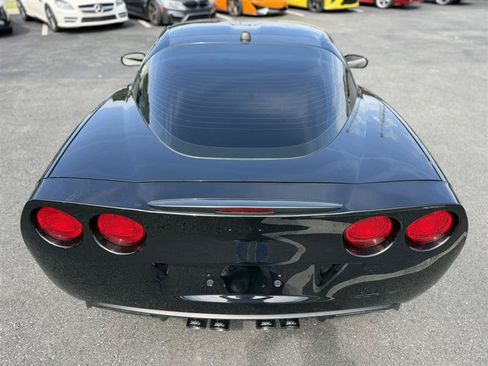 Used 2005 Chevrolet Corvette Coupe w/ Preferred Equipment Group RWD image 7