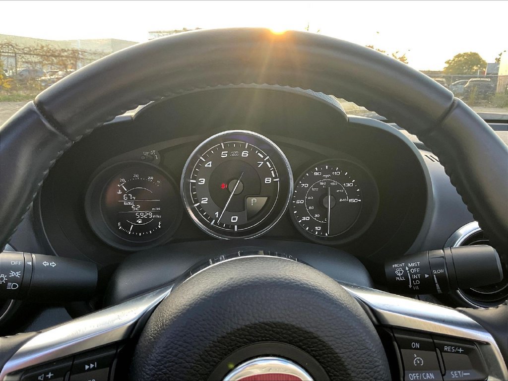 Used 2017 FIAT 124 Spider Classica RWD image 12