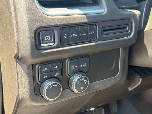 Used 2021 Chevrolet Suburban LT AWD/4WD image 27