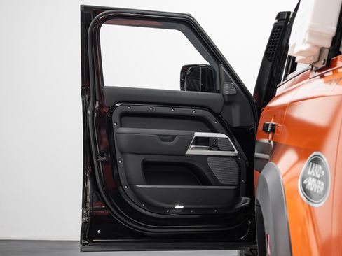 Used 2022 Land Rover Defender 110 S image 44