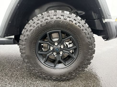 Used 2025 Jeep Wrangler Willys image 20