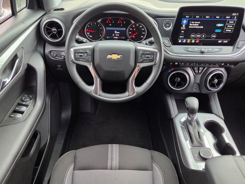 Certified 2025 Chevrolet Blazer LT FWD image 14