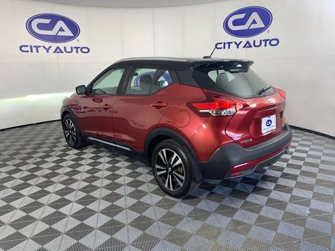 Used 2018 Nissan Kicks SR FWD image 4