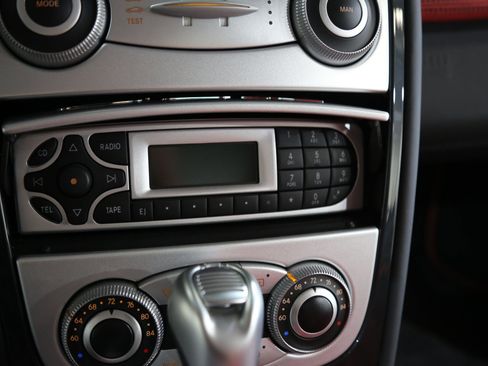 Used 2006 Mercedes-Benz SLR image 25