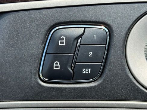 Used 2018 Lincoln MKZ Black Label w/ Technology Package FWD image 19