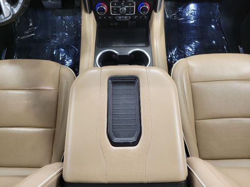 Used 2021 Chevrolet Tahoe Premier AWD/4WD image 17