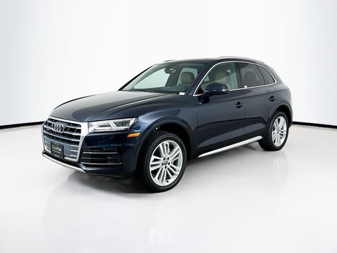 Used 2018 Audi Q5 2.0T Premium Plus w/ Premium Plus Package AWD/4WD image 3