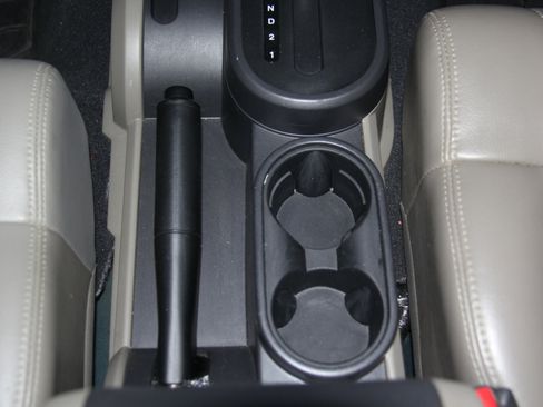 Used 2010 Jeep Wrangler Unlimited Sahara w/ Mopar Chrome Edition Group image 15