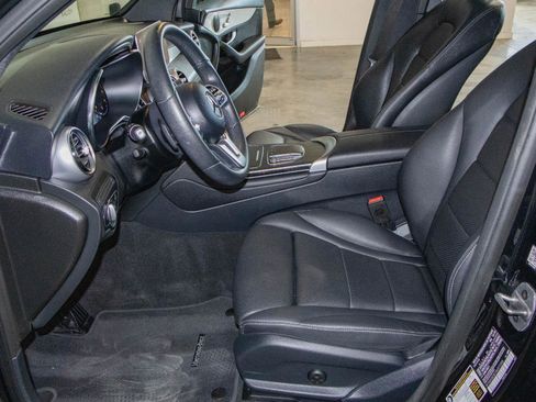 Used 2022 Mercedes-Benz GLC 300 image 7