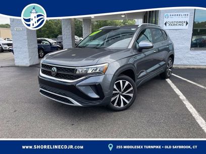 Used 2023 Volkswagen Taos SE w/ Panoramic Sunroof Package
