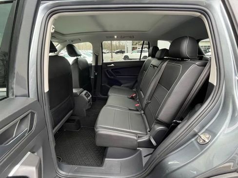 Certified 2021 Volkswagen Tiguan SE w/ Panoramic Sunroof Package image 10
