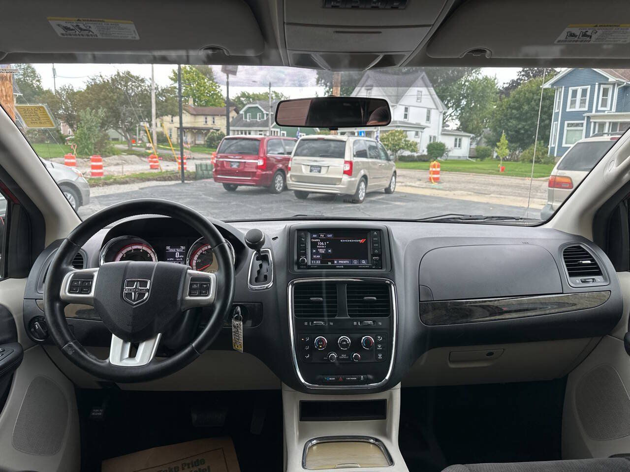 Used 2013 Dodge Grand Caravan SXT w/ Rear Park Assist Pkg FWD image 16