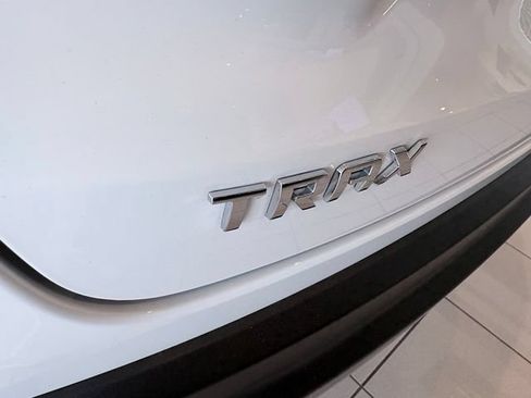 Used 2025 Chevrolet Trax LT FWD image 22