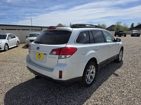 Used 2010 Subaru Outback 2.5i Premium image 5