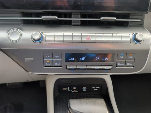 Used 2024 Hyundai Kona SEL FWD image 15