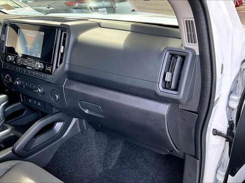 Certified 2025 Nissan Frontier S image 18